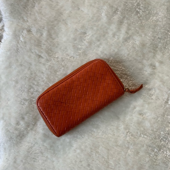 Authentic Bottega Veneta Large wallet - Picture 2 of 4